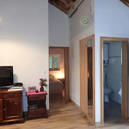 - Paklenica Riviera 35328 Apartmán *