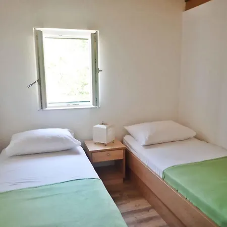 - Paklenica Riviera 35328