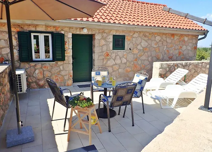- Paklenica Riviera 35328 Seline
