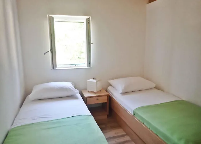 - Paklenica Riviera 35328